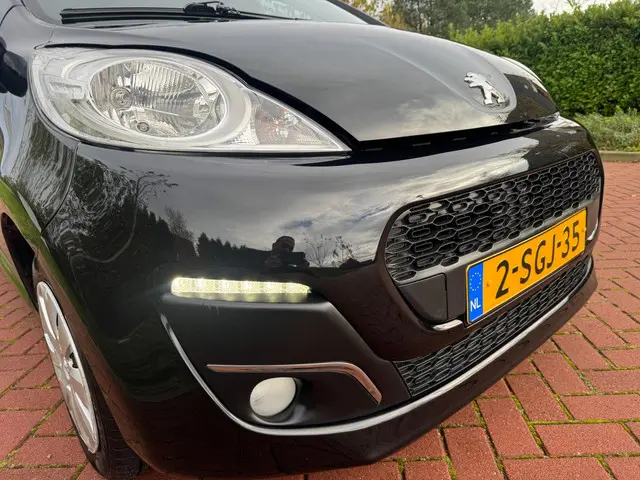 Peugeot 107 1.0 Active 93.000 KM AIRCO 2013 Benzine 19