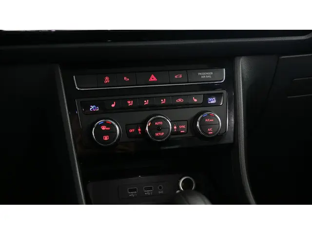 SEAT Ateca 1.4 EcoTSI 150pk Xcellence DSG 2017 Benzine 30