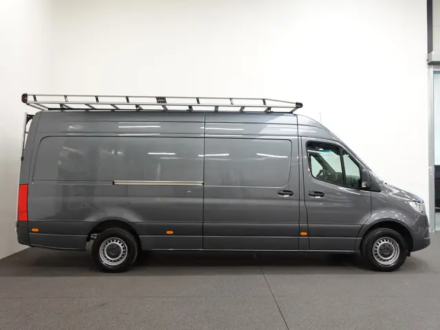 Mercedes-Benz Sprinter L3H2 Automaat 2022 Diesel 35