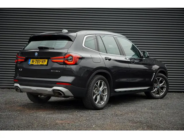 BMW X3 xDrive30e 2022 Hybride Benzine 4