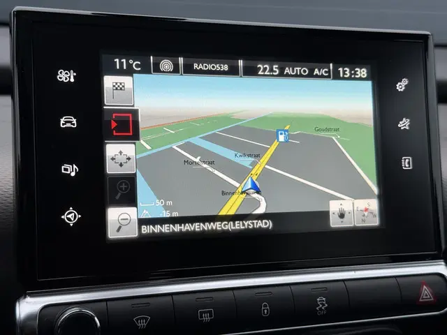 Citroën C4 Cactus 1.2 e-VTi Shine 2015 Benzine 17