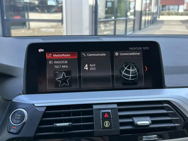 BMW X3 xDrive20i High Executive 2018 Benzine 25