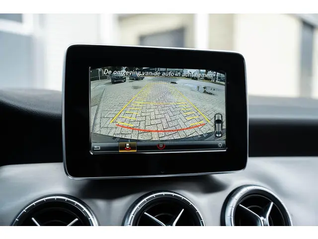 Mercedes-Benz CLA 180 AMG 2015 Benzine 14