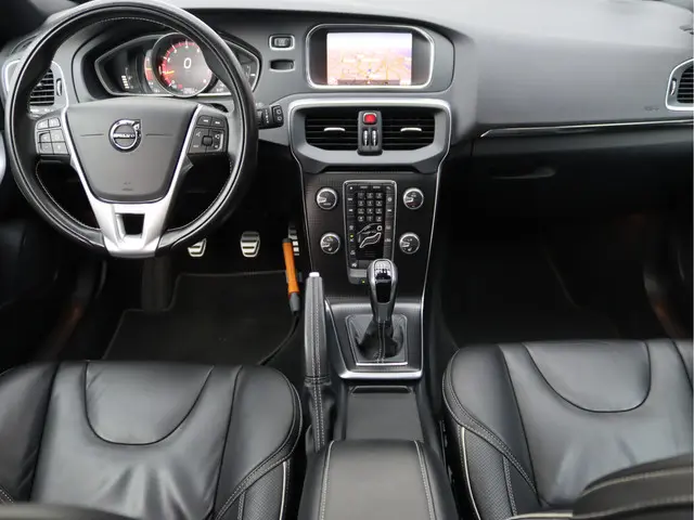Volvo V40 3
