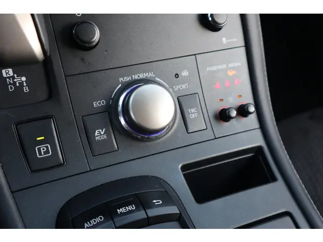 Lexus CT 200h 25th Edition 2015 Hybride Benzine 17