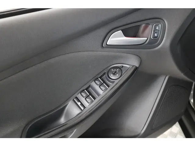 Ford Focus 1.0 Titanium 125 PK Automaat! 2018 Benzine 14