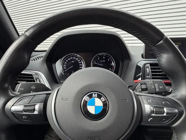 BMW 1 Serie 120d Sport Line Edition 2019 Diesel 7