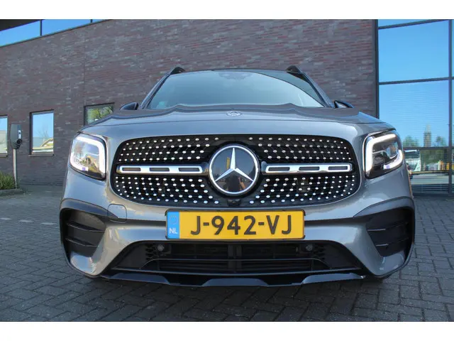 Mercedes-Benz GLB 2