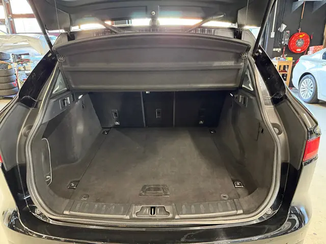 Jaguar F-PACE 2.0 Portfolio AWD 20d - Trekhaak 2017 Diesel 7