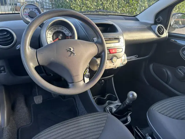 Peugeot 107 1.0 Active | Airco | 2013 Benzine 2