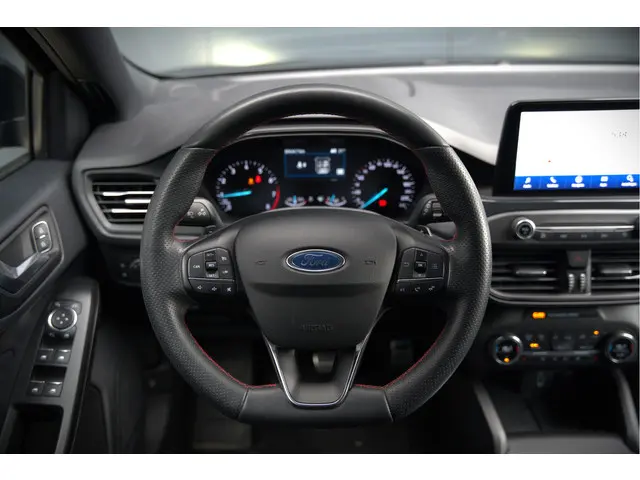 Ford Focus 1.5 EcoBoost ST Line Business 2019 Benzine 34