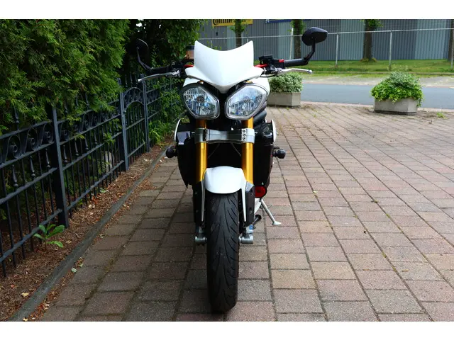 Triumph Speed Triple R 1050 ABS 2012 Benzine 11