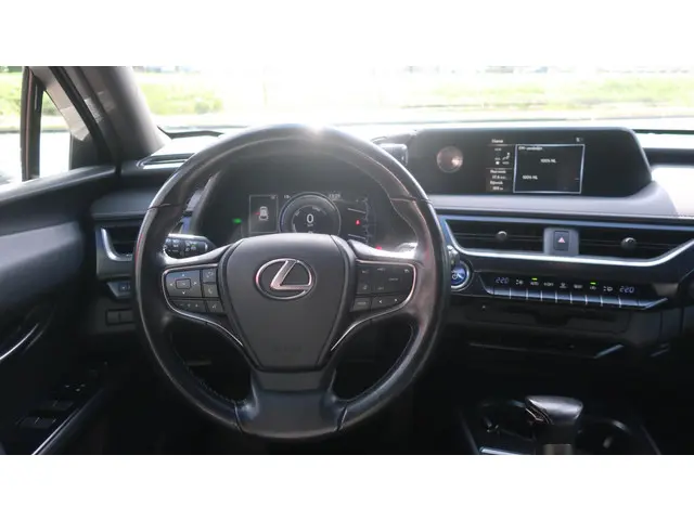Lexus UX 250h Business Line 2019 Hybride Benzine 12