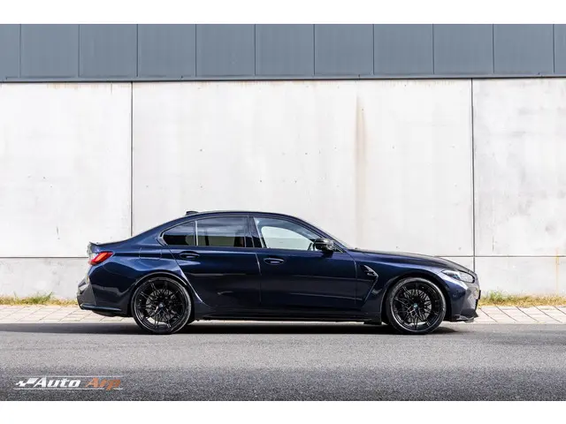BMW M3 3-serie xDrive Competition 2021 Benzine 3
