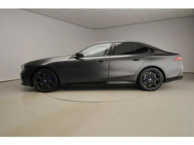 BMW i5 M60 xDrive 2024 Elektrisch 2