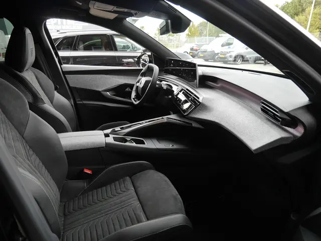 Peugeot e-5008 GT Avantage 73 kWh 2025 Elektrisch 18