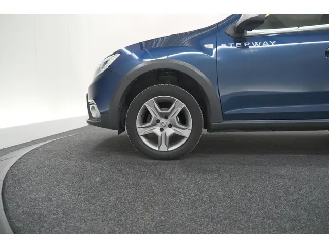 Dacia Sandero Stepway TCe 90 SL 2018 Benzine 14