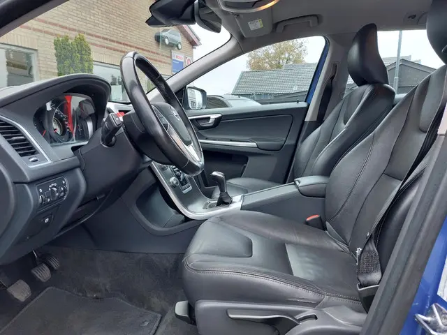 Volvo XC60 2.0 D4 FWD Summum 2015 Diesel 4