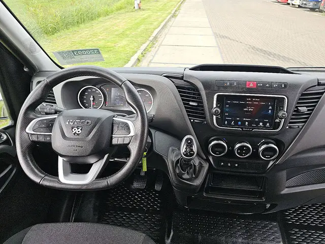Iveco Daily 35C18 2023 Diesel 8