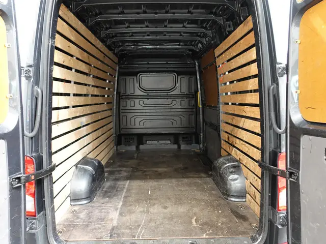 Volkswagen Crafter 2