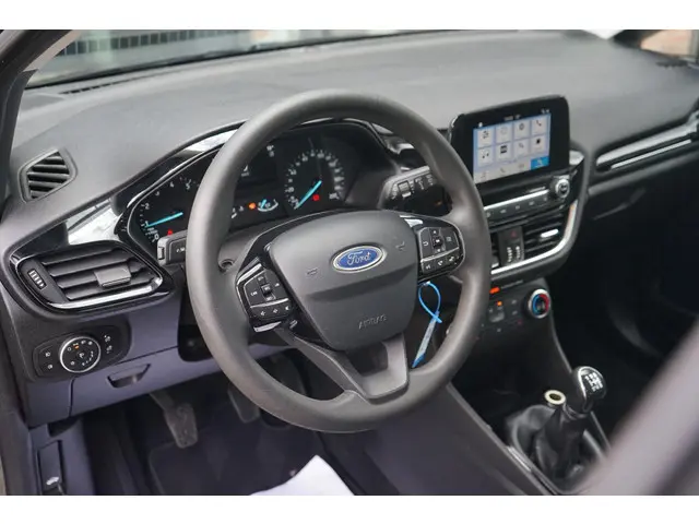 Ford Fiesta 1.1 Cool& Connect 2018 Benzine 23