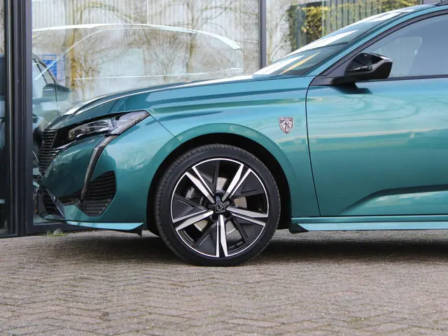 Peugeot 308 SW 1.2 PureTech GT 2022 Benzine 12