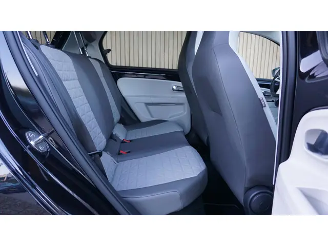 Volkswagen up! 1.0 TSI 90PK BMT up! Beats 2017 Benzine 20