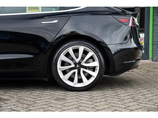 Tesla Model 3 Long Range AWD 75 kWh 2019 Elektrisch 17