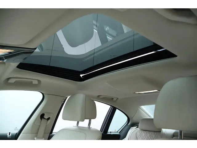 BMW 7 Serie 740i High Executive 2017 Benzine 14