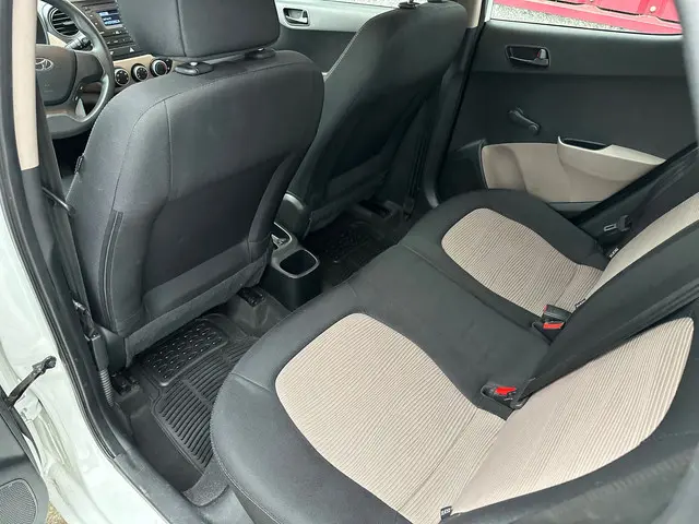 Hyundai i10 1.0i i-Motion Comfort // Airco // 2017 Benzine 15