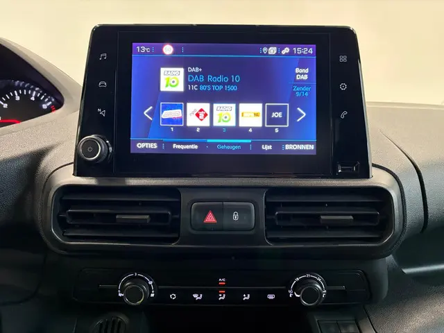 Peugeot Partner 1.5 BlueHDI Premium Long 2022 Diesel 22