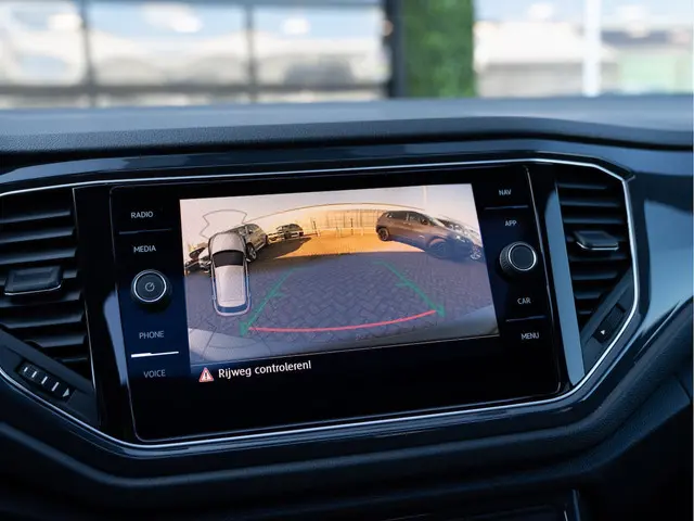 Volkswagen T-Roc 2.0 TSI 4Motion Sport 2018 Benzine 25