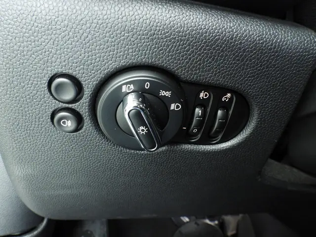 MINI 3-Deurs Cooper 2022 Benzine 32