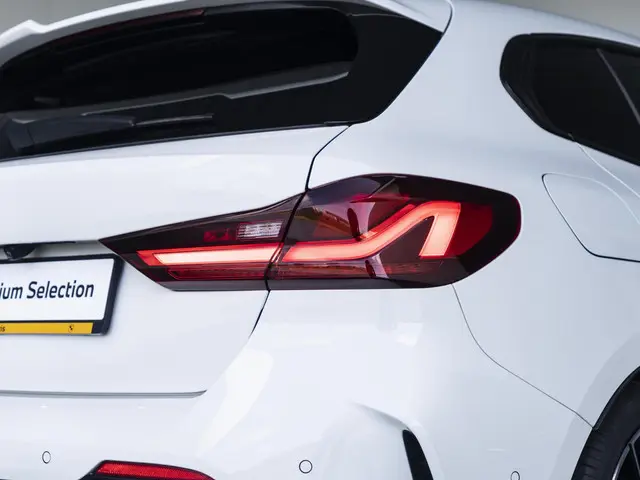 BMW 1 Serie 118i 2021 Benzine 14