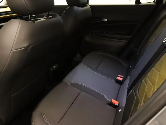 Jeep Avenger 1st Edition 54 kWh 2023 Elektrisch 7