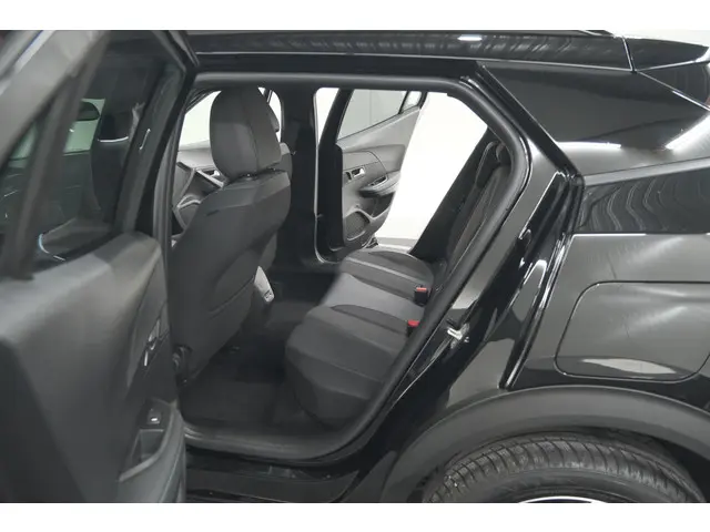 Peugeot 2008 PureTech 130 Allure Pack 2023 Benzine 27