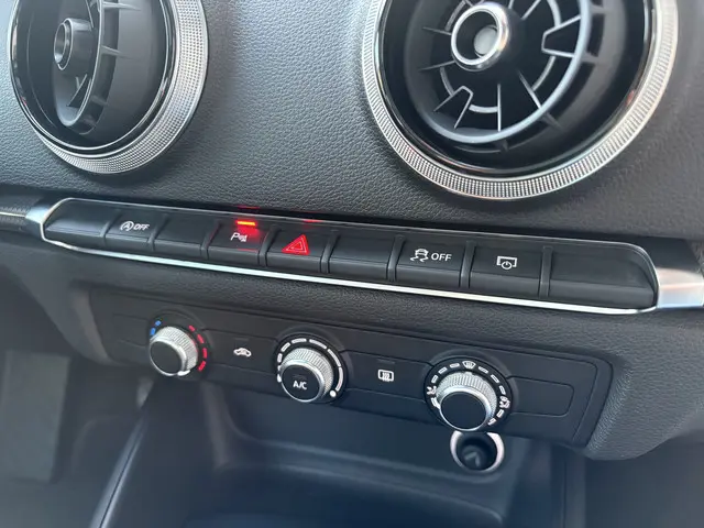 Audi A3 Limousine 35 TFSI CoD Design 2018 Benzine 14