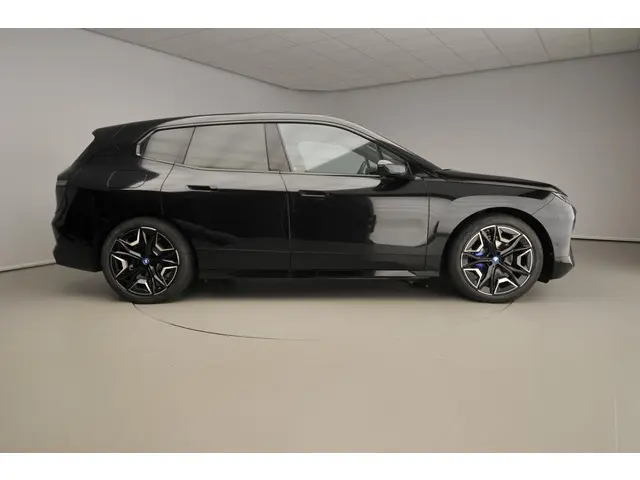BMW iX xDrive50 2024 Elektrisch 4