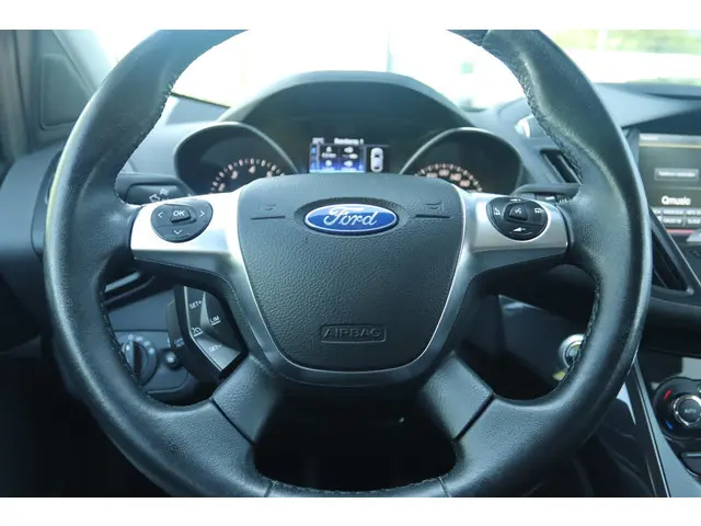 Ford Kuga 1.5 TITANIUM 2015 Benzine 15