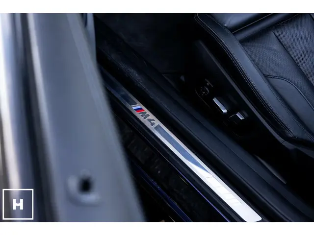 BMW M4 4-serie Cabrio xDrive Competition 2023 Benzine 33