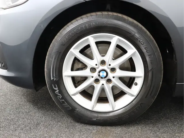 BMW 2 Serie Active Tourer 220i Essential 2015 Benzine 31