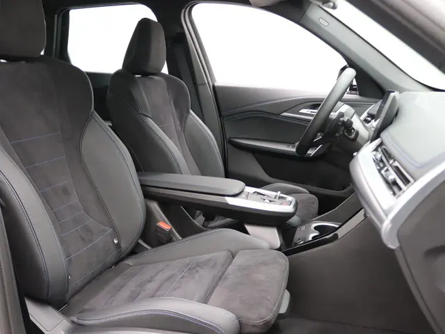 BMW X1 xDrive30e 2024 Hybride Benzine 28