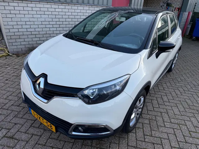 Renault Captur 0.9 TCe Expression 2014 Benzine 2