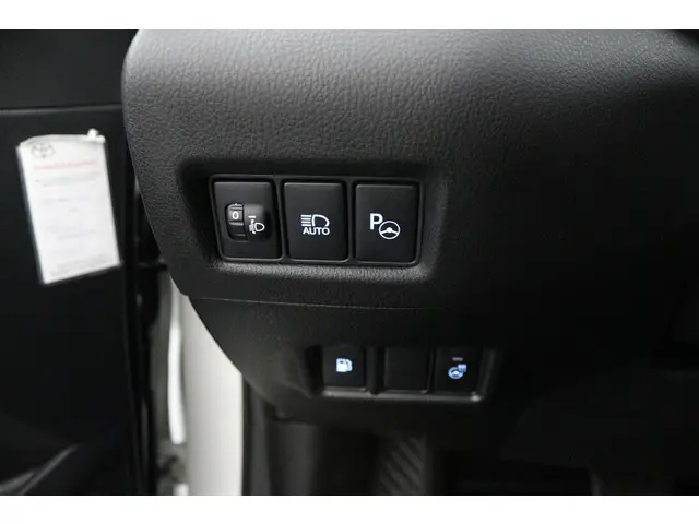 Toyota C-HR 1.8 Hybrid Executive 2017 Hybride Benzine 30