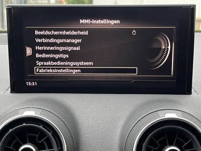 Audi Q2 30 TFSI Business Edition 2021 Benzine 75