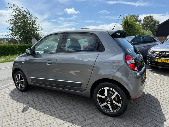 Renault Twingo 0.9 TCe Intens/RIJKLAARPRIJS! 2018 Benzine 3