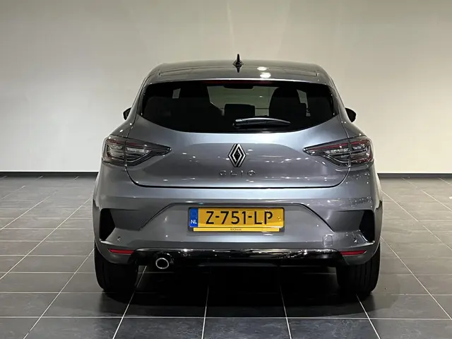 Renault Clio 1.0 TCe 90 GPF techno 2024 Benzine 17