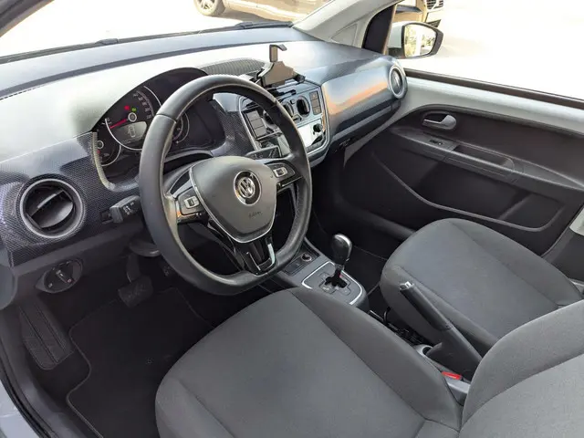 Volkswagen up! 1.0 AUTOMAAT groove up! 2019 Benzine 3