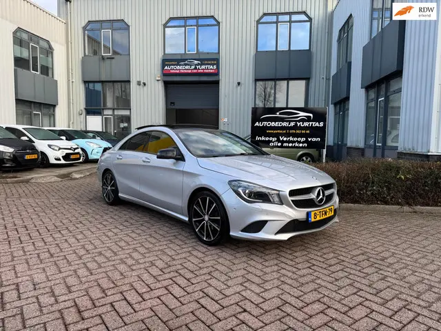 Mercedes-Benz CLA 200 Edition 1 PANO AUT!! 2013 Benzine