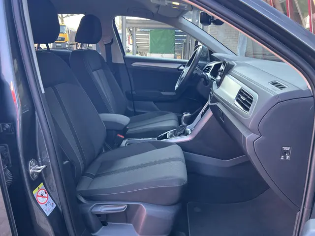 Volkswagen T-Roc 1.5 TSI Life Business 2024 Benzine 31